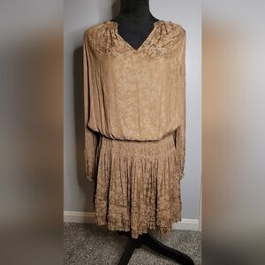 Current Air Elegant Tan Floral Dress. Size M. NWT